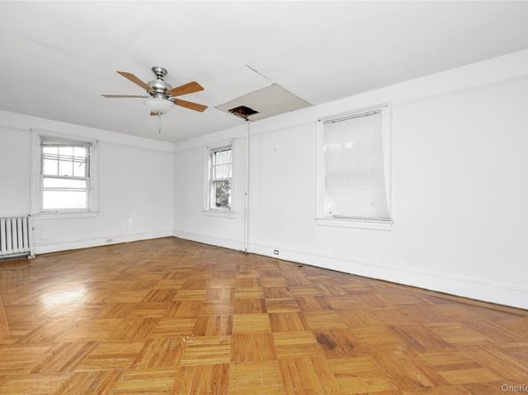 73 Peterson Place, Lynbrook NY 11563