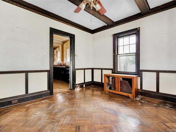 73 Peterson Place, Lynbrook NY 11563