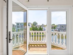 4 Sutton Place, Massapequa NY 11758