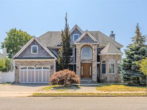 4 Sutton Place, Massapequa NY 11758