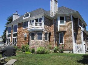 4 Sutton Place, Massapequa NY 11758