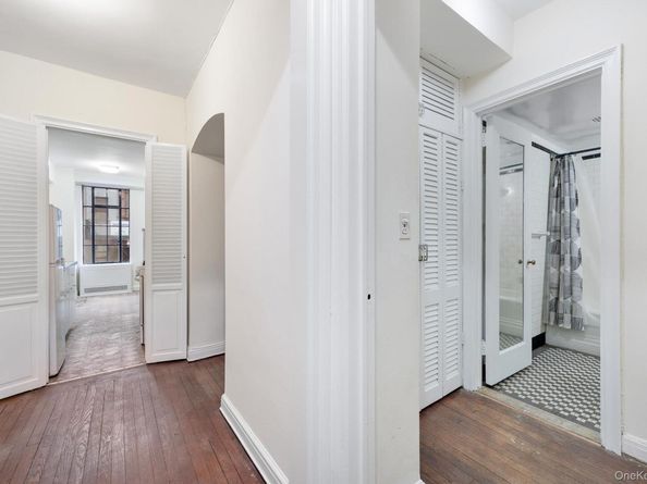 353 W 56th Street 2D, New York (Manhattan) NY 10019