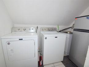 87 Parkside Drive N, Levittown NY 11756