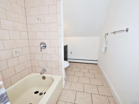 87 Parkside Drive N, Levittown NY 11756