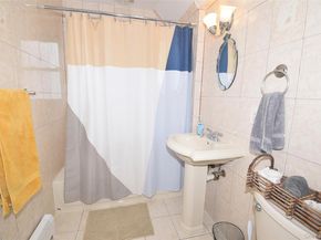 87 Parkside Drive N, Levittown NY 11756