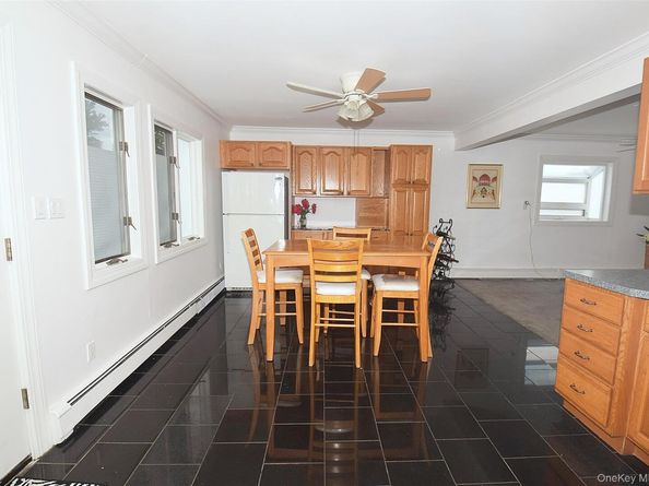 87 Parkside Drive N, Levittown NY 11756