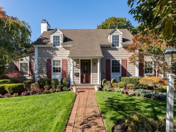 67 Bay Drive, Massapequa NY 11758