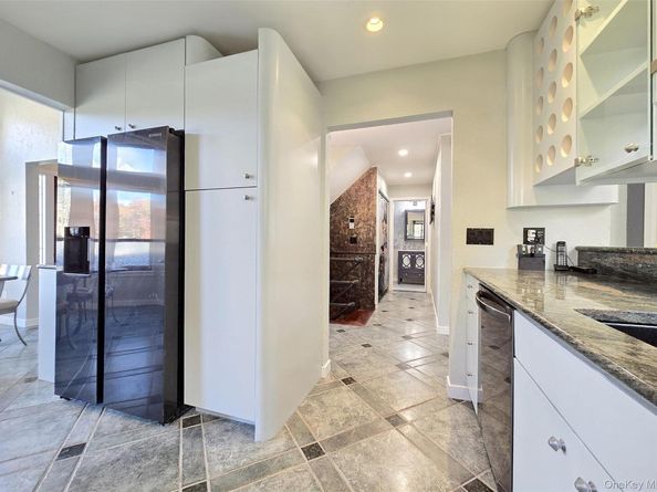 64 Timber Ridge Drive, Holbrook NY 11741