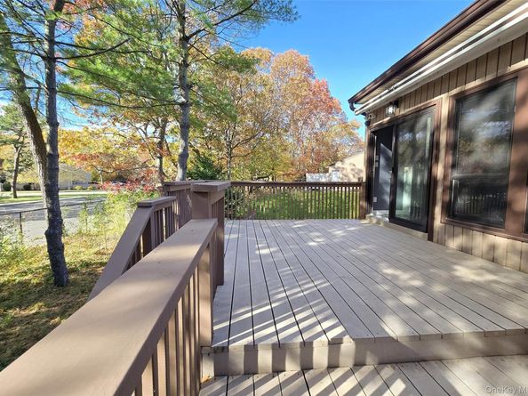 64 Timber Ridge Drive, Holbrook NY 11741