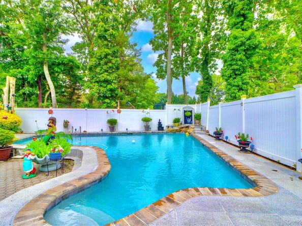 338 Cold Spring Road, Syosset NY 11791