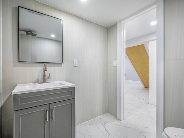 89 Hunnewell Avenue, Elmont NY 11003