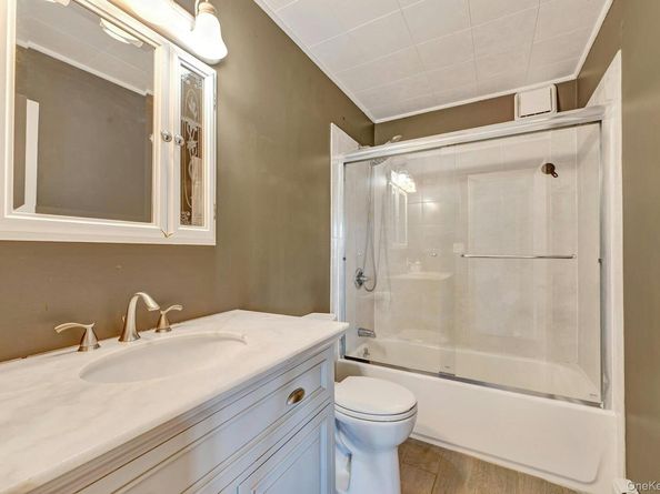 3 Hazel Road, Rocky Point NY 11778