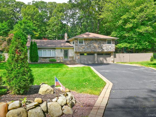 150 Hallock Landing Road, Rocky Point NY 11778