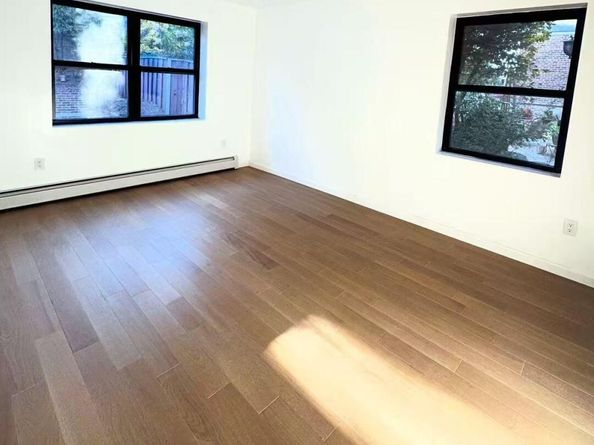 5762 79th Street, Middle Village NY 11379