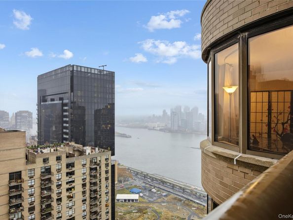 330 E 38th Street 44I, New York (Manhattan) NY 10016