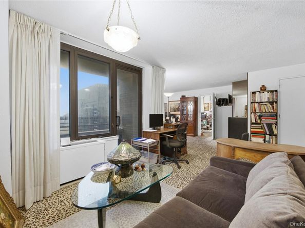 330 E 38th Street 44I, New York (Manhattan) NY 10016