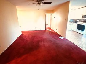 700 Broadway 26, Amityville NY 11701