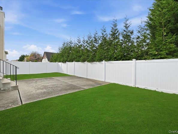 2202 Beech Street, Wantagh NY 11793