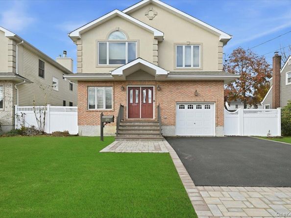 2202 Beech Street, Wantagh NY 11793