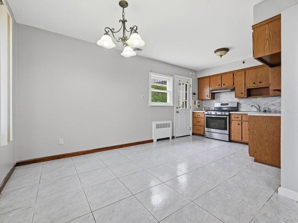 850 First Avenue, Franklin Square NY 11010