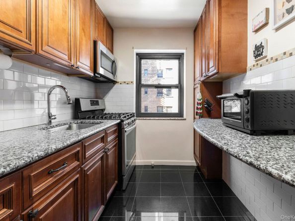 34-10 94th Street 3D, Jackson Heights NY 11372