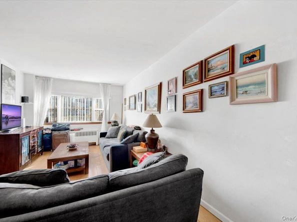 733 Rhinelander Avenue, Bronx NY 10462