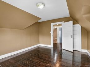 8 The Serpentine, New Rochelle NY 10801