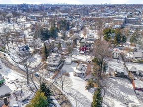 8 The Serpentine, New Rochelle NY 10801