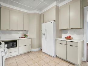 8 The Serpentine, New Rochelle NY 10801