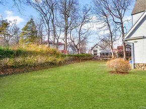 8 The Serpentine, New Rochelle NY 10801