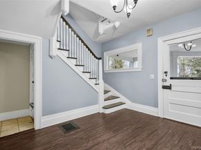 8 The Serpentine, New Rochelle NY 10801