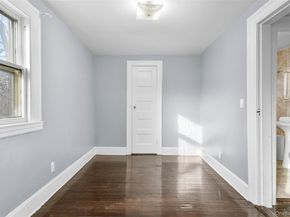 8 The Serpentine, New Rochelle NY 10801