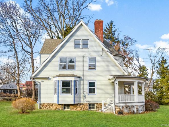 8 The Serpentine, New Rochelle NY 10801