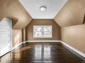 8 The Serpentine, New Rochelle NY 10801