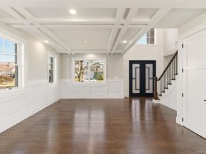 12 Lee Avenue, Albertson NY 11507