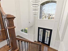 12 Lee Avenue, Albertson NY 11507