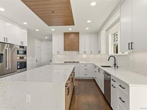 12 Lee Avenue, Albertson NY 11507