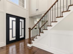 12 Lee Avenue, Albertson NY 11507