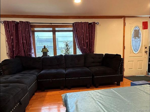 17 Litchfield AV #1 Avenue, Elmont NY 11003