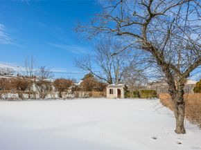 3 Saratoga Street, Commack NY 11725