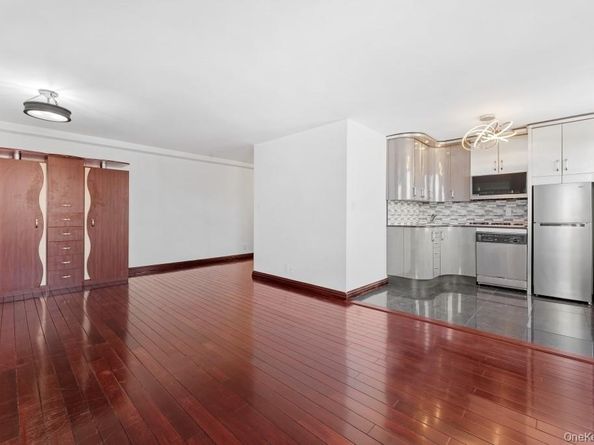 40 Brighton 1st Road 15M, Brooklyn NY 11235