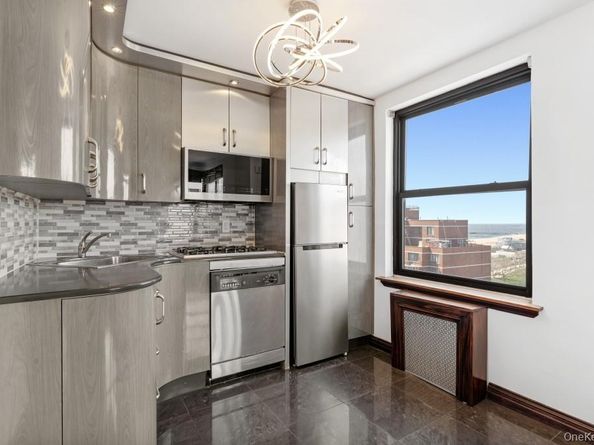 40 Brighton 1st Road 15M, Brooklyn NY 11235