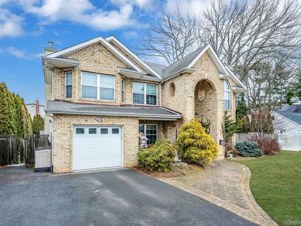 120 Waldo Street, Copiague NY 11726