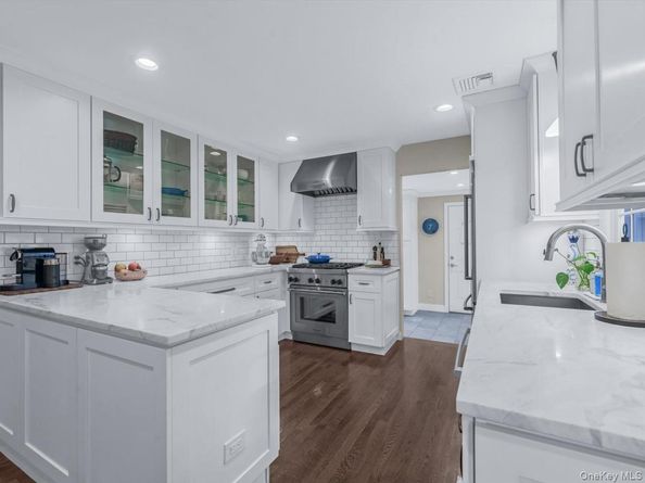 1896 Russell Street, Bellmore NY 11710