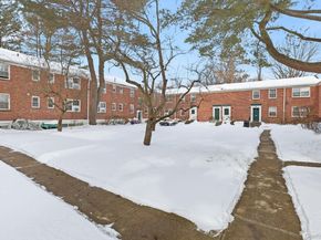 33 Fieldstone Drive G4, Hartsdale NY 10530