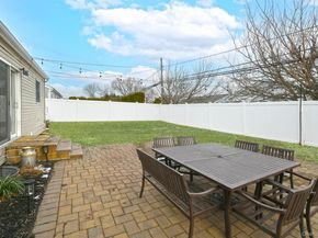 18 Vassar Lane, Hicksville NY 11801