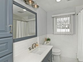 18 Vassar Lane, Hicksville NY 11801