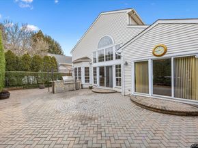 209 Windwatch Drive, Hauppauge NY 11788