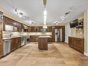 209 Windwatch Drive, Hauppauge NY 11788