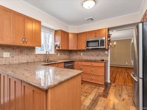 111 Cocks Lane, Locust Valley NY 11560